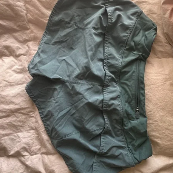 Lululemon Speed up shorts 2.5 - Picture 3 of 3
